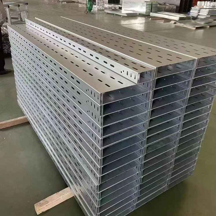 方管橋架安裝新趨勢：高效施工引領(lǐng)電氣布線新風(fēng)尚